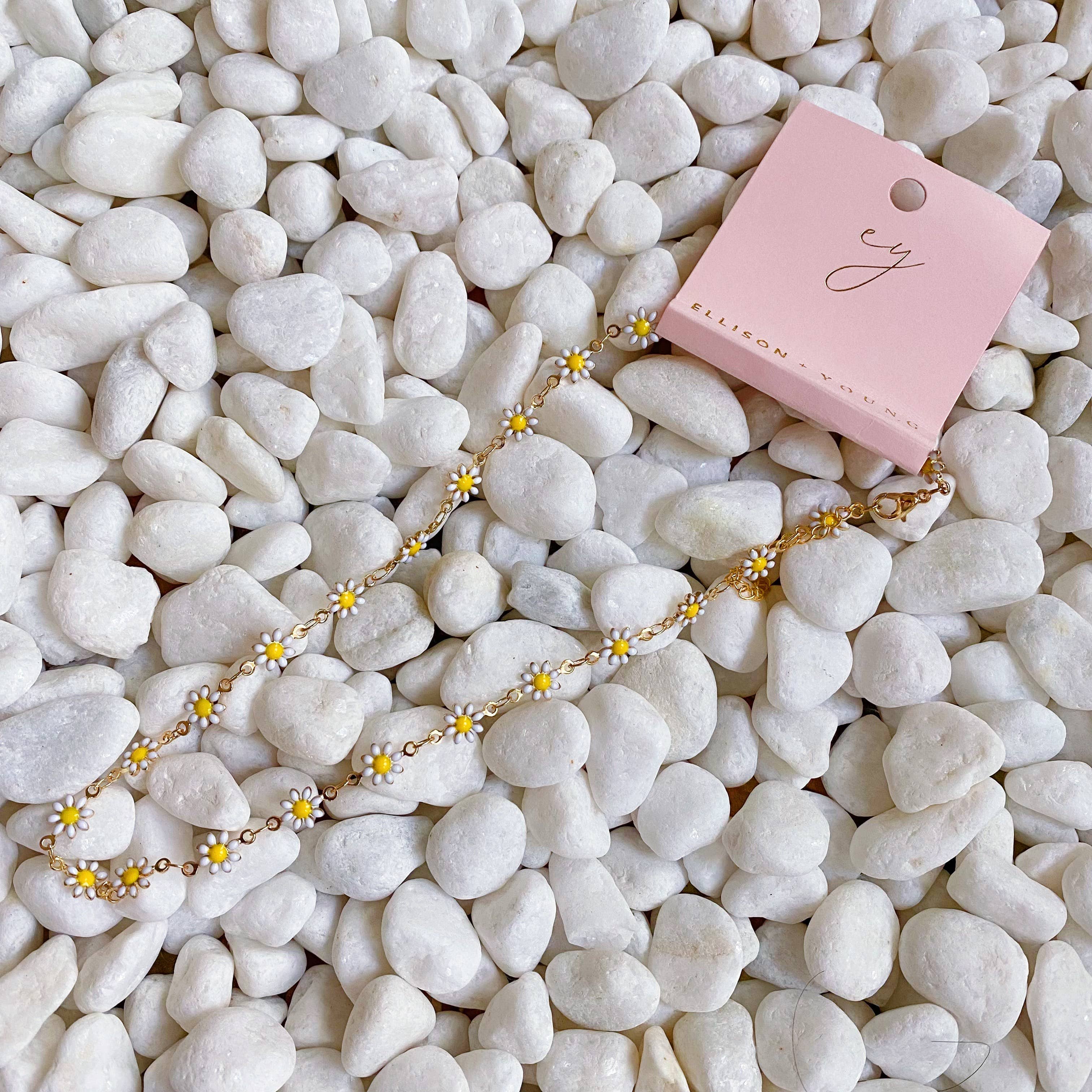 All Around Daisy Necklace - Saltire Games
