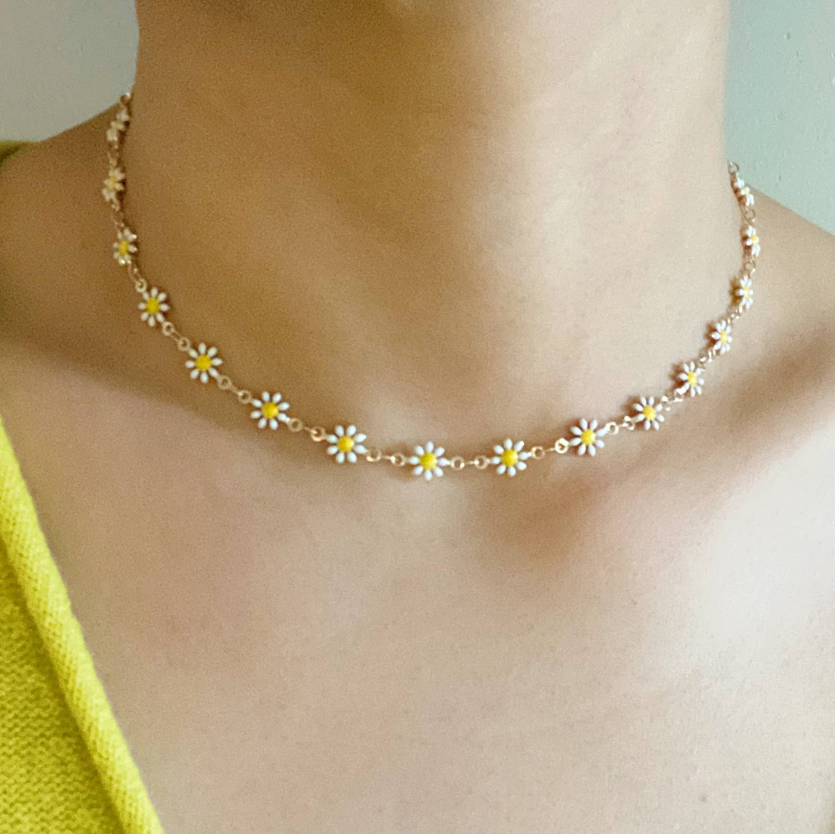 All Around Daisy Necklace - Saltire Games