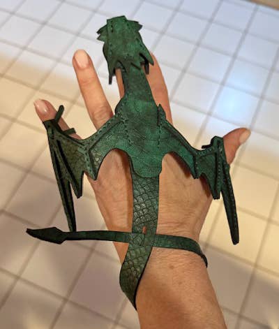 LARP & Cosplay - Accessories Fantasy Gifts Green Dragon Hand Pet