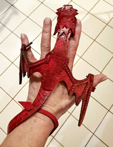 LARP & Cosplay - Accessories Fantasy Gifts Red Dragon Hand Pet